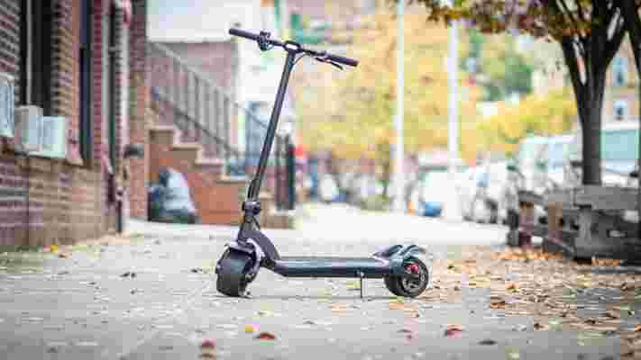Review: The WideWheel electric scooter is a blast and has power to spare