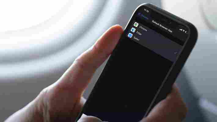 How to change your default browser in iOS 14